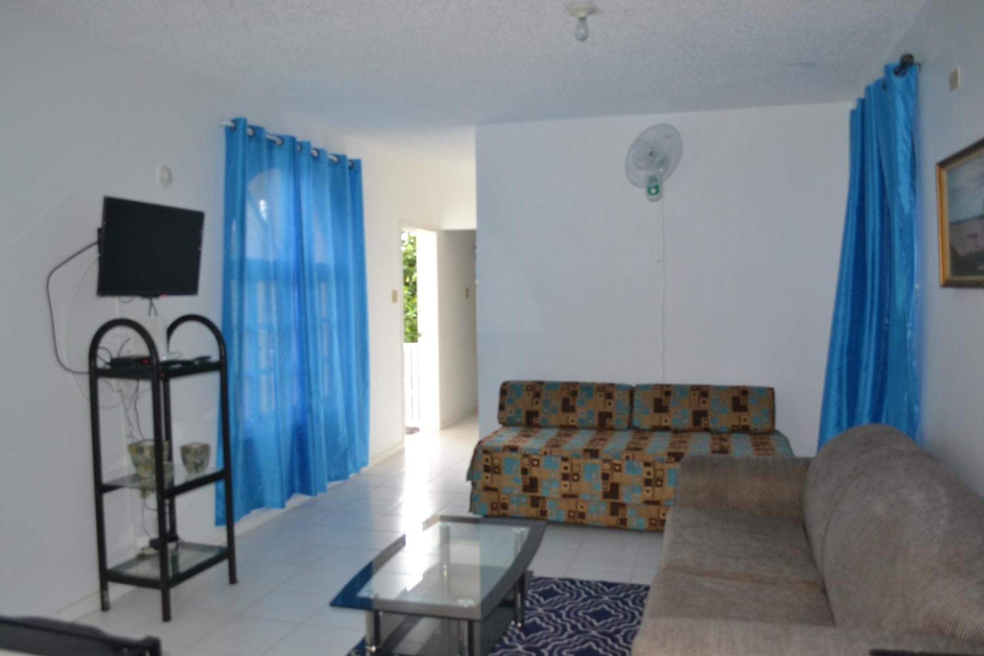 Sky Castles Apt H6 Ocho Rios Exterior photo