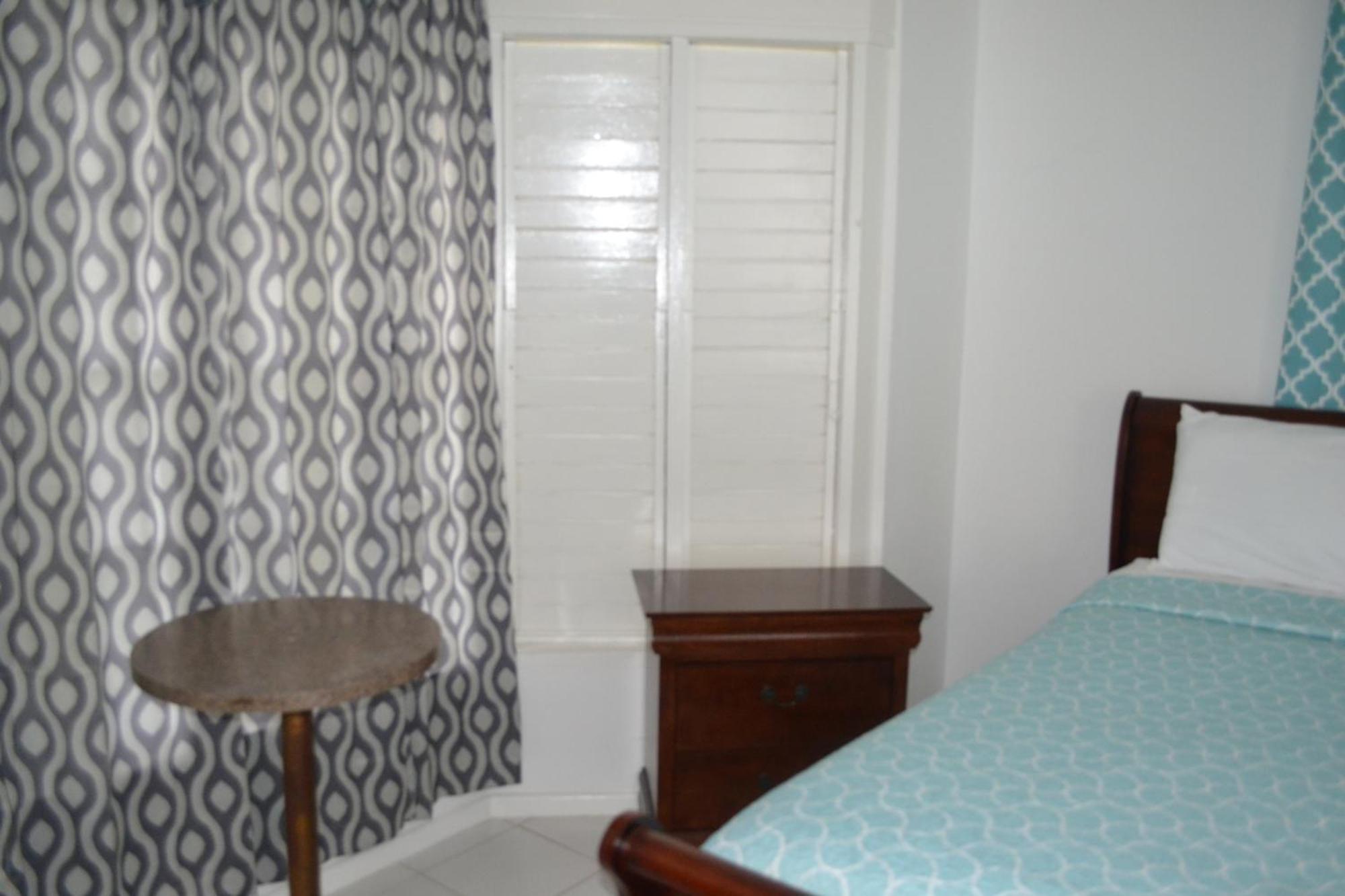 Sky Castles Apt H6 Ocho Rios Exterior photo
