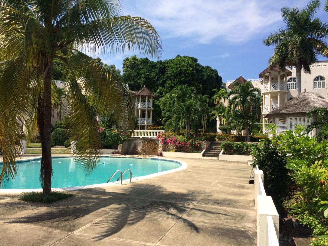 Sky Castles Apt H6 Ocho Rios Exterior photo