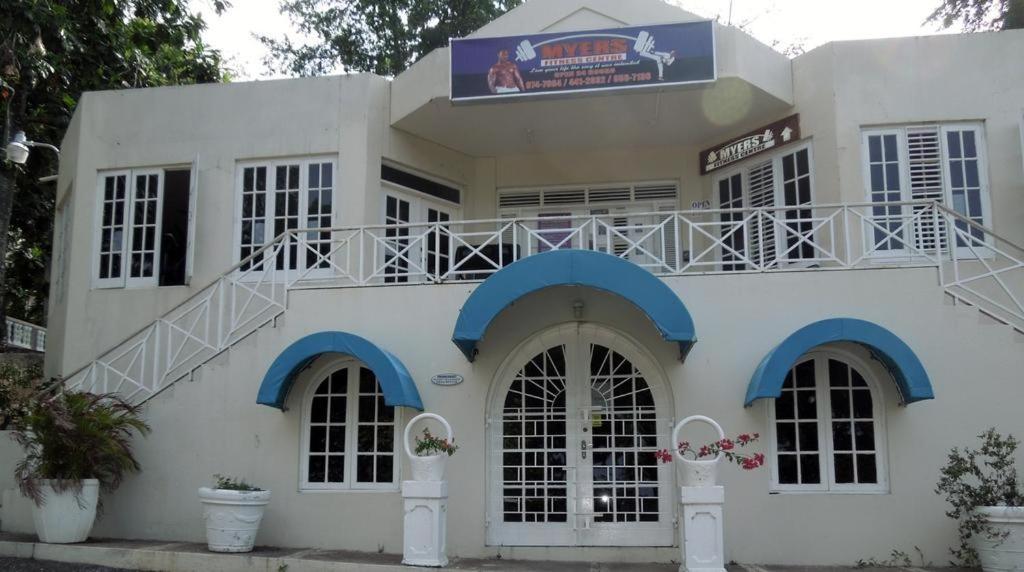 Sky Castles Apt H6 Ocho Rios Exterior photo